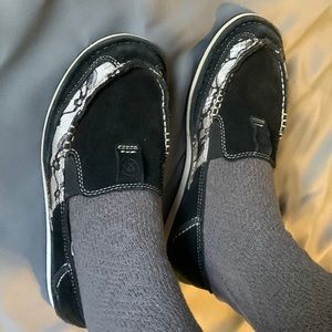 Womens Ariat slip on shoes size 8.5